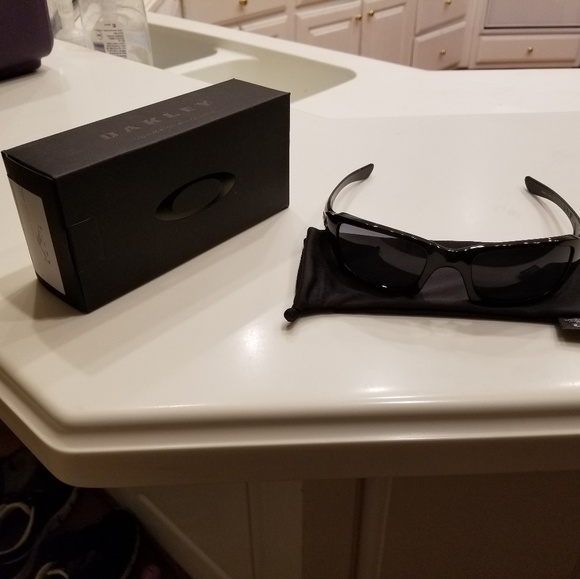 oakley fives squared size